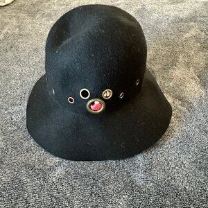 Disney Parks Wool Minnie Mouse Grommet Hidden Rose Adult Sz Black Bucket Hat